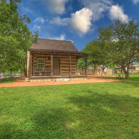 Town Creek Cabin Walk To Main St Villa Fredericksburg Exterior foto